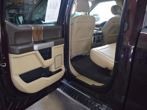 Used 2019 Ford F150 Lariat w/ Equipment Group 502A Luxury image 6