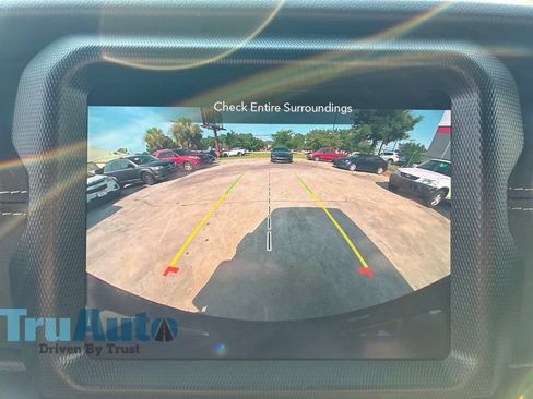 Used 2023 Jeep Wrangler Unlimited Sahara w/ Cold Weather Group AWD/4WD image 33