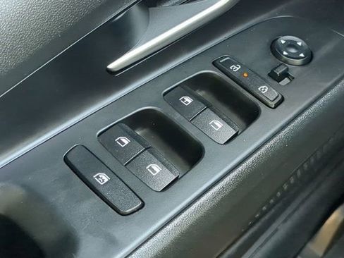 Used 2025 Hyundai Elantra SE FWD image 20