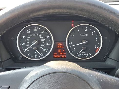 Used 2010 BMW 535i xDrive Wagon image 17