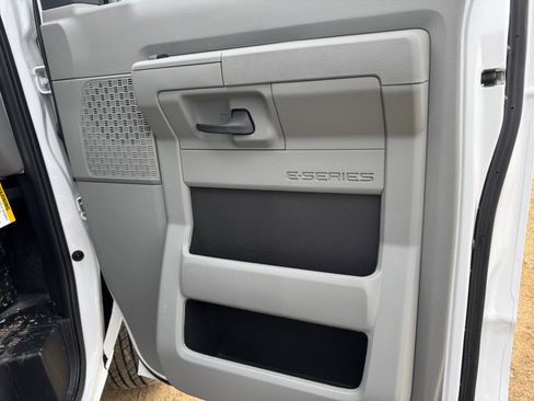 New 2025 Ford E-450 and Econoline 450 Super Duty w/ Power Equipment Group image 28