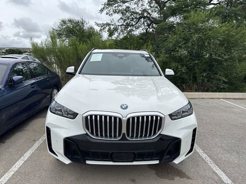 Used 2025 BMW X5 xDrive50e w/ M Sport Package AWD/4WD image 2