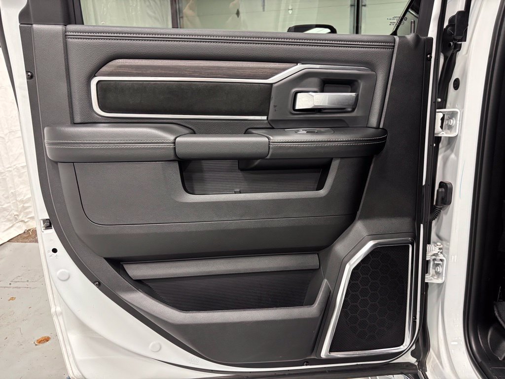 Used 2026 RAM 2500 Laramie AWD/4WD image 38