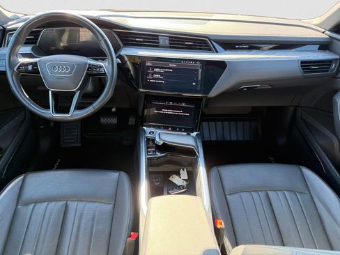 Used 2024 Audi Q8 e-tron Premium Plus w/ Premium Plus Package image 12