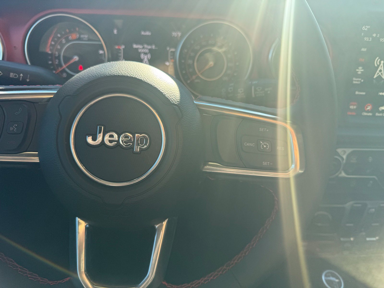Used 2023 Jeep Wrangler Unlimited Rubicon w/ Cold Weather Group AWD/4WD image 19