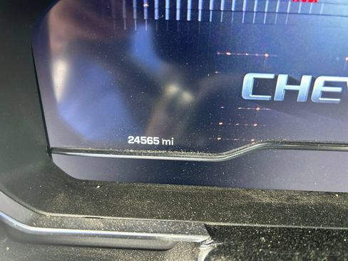 Used 2024 Chevrolet Silverado 1500 LT AWD/4WD image 6