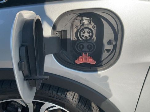 Used 2021 Chevrolet Bolt Premier w/ Infotainment Package image 10