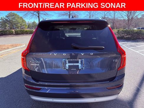 Used 2022 Volvo XC90 T5 Momentum w/ Climate Package image 7