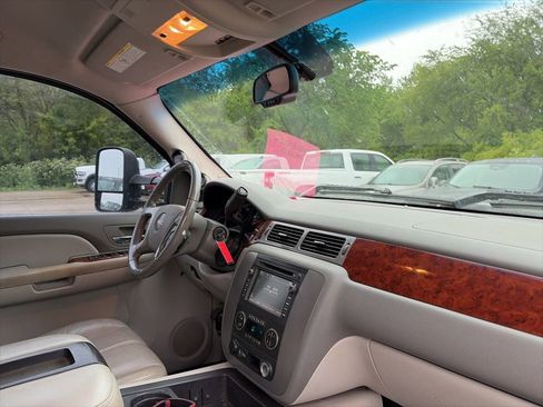 Used 2009 GMC Sierra 3500 SLT w/ SLT Convenience Package AWD/4WD image 15