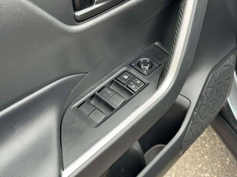 Used 2023 Toyota RAV4 LE AWD/4WD image 19