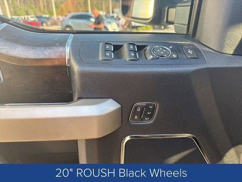 Certified 2022 Ford F250 Lariat w/ Black Appearance Package image 12