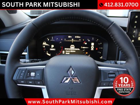 New 2026 Mitsubishi Outlander SE image 17