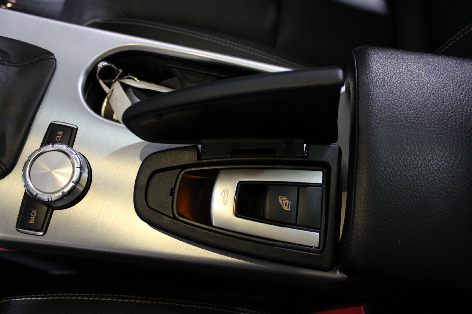 Used 2015 Mercedes-Benz SLK 250 image 35