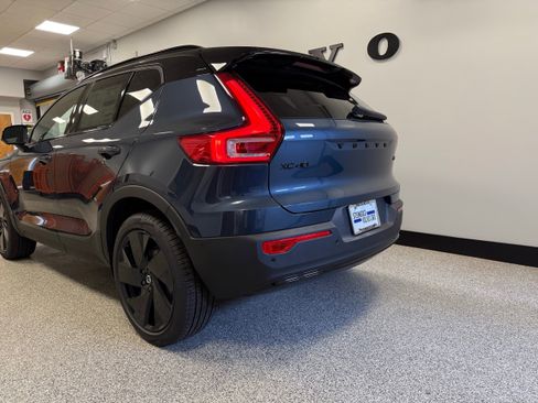 New 2026 Volvo XC40 B5 Ultra w/ Protection Package Premier image 11