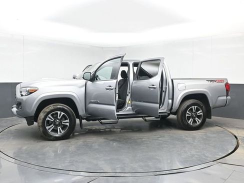 Used 2019 Toyota Tacoma TRD Sport AWD/4WD image 50