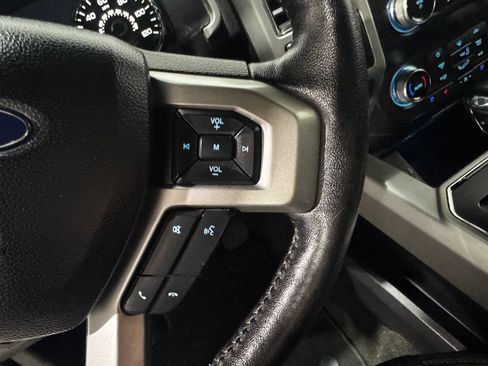 Used 2020 Ford F150 Lariat w/ Equipment Group 502A Luxury image 6