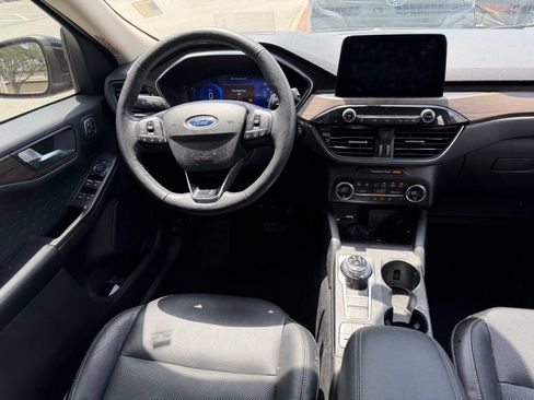 Used 2020 Ford Escape Titanium FWD image 18