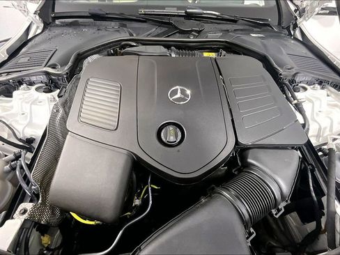 Used 2025 Mercedes-Benz C 300 Sedan image 9