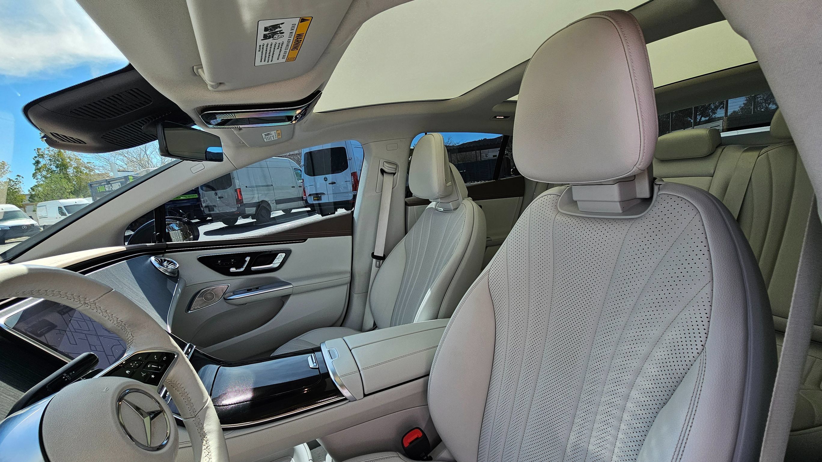 Used 2023 Mercedes-Benz EQE 500 4MATIC Sedan w/ Exclusive Trim Package image 17