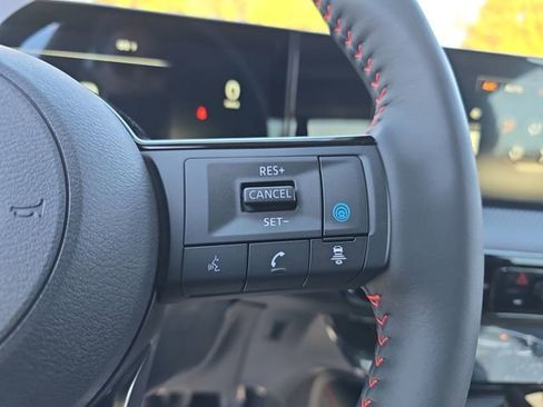 New 2026 Nissan Kicks SR w/ SR Premium Package FWD image 30