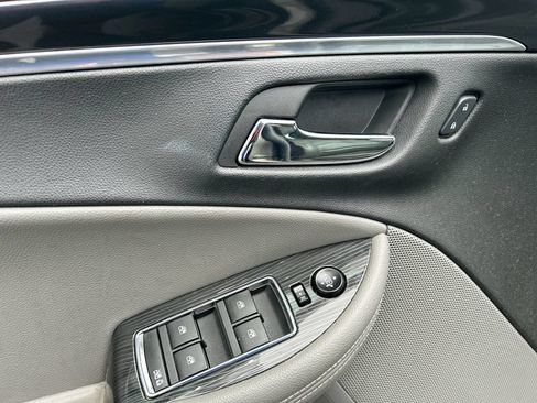 Used 2017 Chevrolet Impala LT w/ Convenience Package FWD image 21
