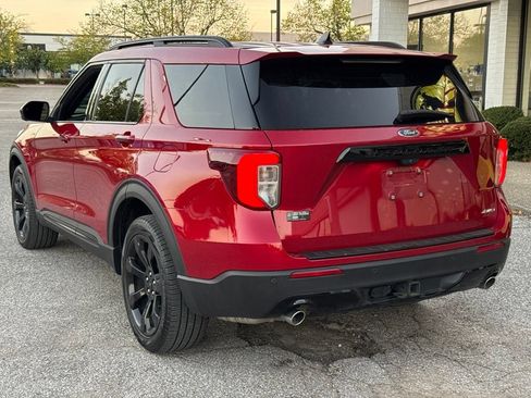 Used 2023 Ford Explorer ST-Line w/ Class IV Trailer Tow Package AWD/4WD image 16