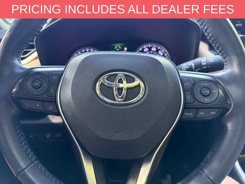 Used 2020 Toyota RAV4 XLE Premium FWD image 16