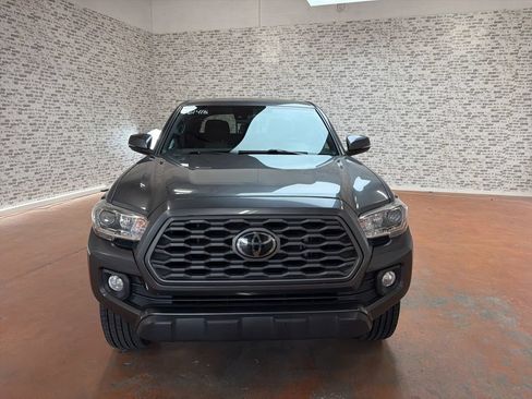 Used 2021 Toyota Tacoma TRD Off-Road w/ Technology Package AWD/4WD image 2