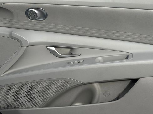 Certified 2025 Hyundai Elantra SE w/ Cargo Package image 26