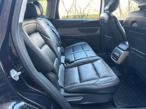 Used 2024 Lincoln Nautilus Premier image 33