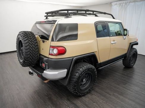 Used 2013 Toyota FJ Cruiser 4WD w/ Upgrade Pkg image 10