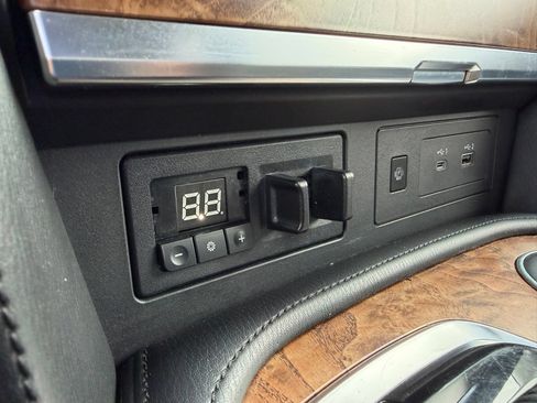 Used 2021 Nissan Armada SL w/ Captain's Chairs Package AWD/4WD image 26