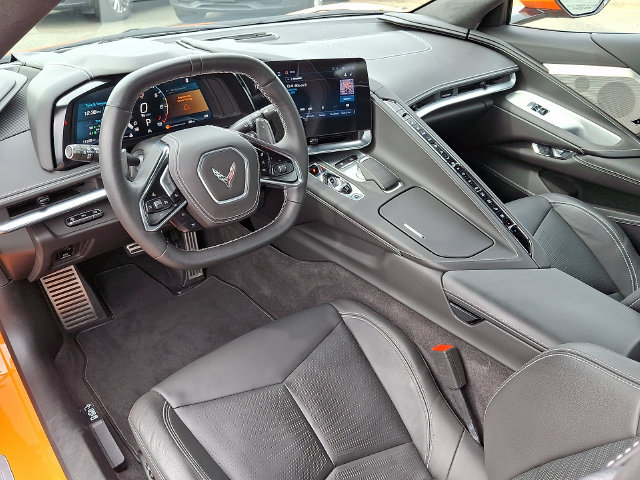 Used 2024 Chevrolet Corvette Stingray Premium Conv w/ Z51 Performance Package RWD image 9