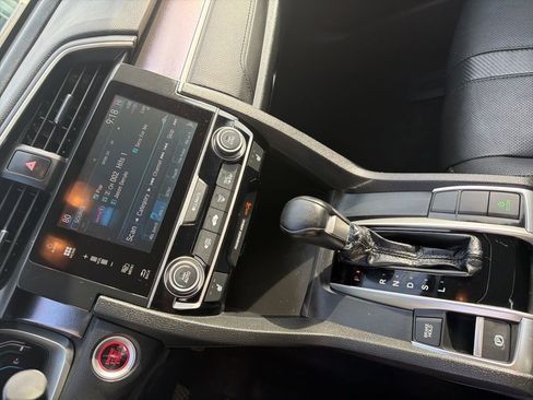 Used 2017 Honda Civic EX-L image 9