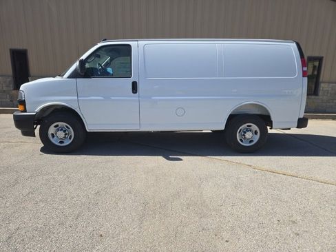 New 2025 Chevrolet Express 2500 w/ Driver Convenience Package image 4