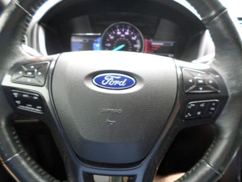 Used 2019 Ford Explorer XLT w/ Equipment Group 202A image 22