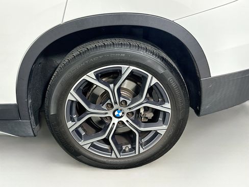 Used 2021 BMW X1 xDrive28i w/ Premium Package image 11