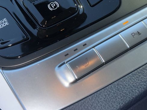 New 2026 Kia Carnival EX image 24