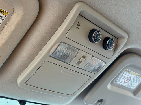 Used 2018 Nissan NV 3500 SL image 30