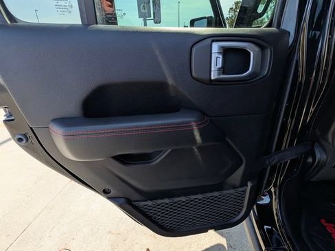 Used 2020 Jeep Gladiator Rubicon AWD/4WD image 14