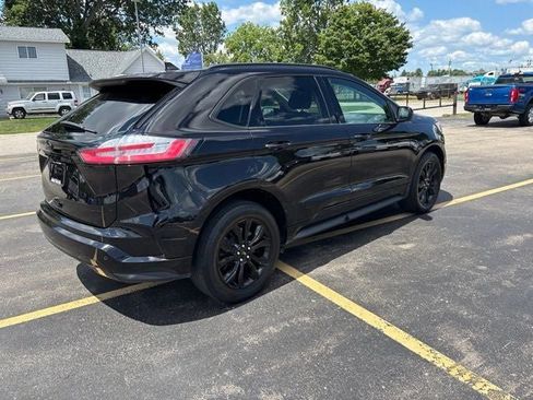 Used 2023 Ford Edge SE w/ Black Appearance Package AWD/4WD image 3