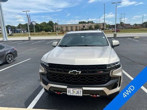 Used 2024 Chevrolet Tahoe Z71 w/ Luxury Package AWD/4WD image 2