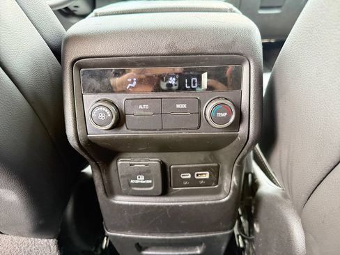 Used 2023 GMC Acadia SLT AWD/4WD image 38
