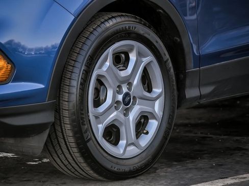 Used 2019 Ford Escape S image 4