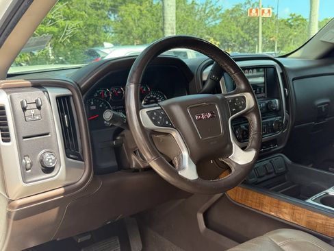 Used 2018 GMC Sierra 1500 SLT w/ Enhanced Driver Alert Package RWD image 14