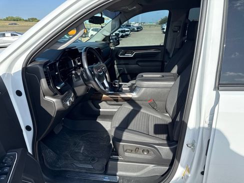 Used 2022 GMC Sierra 1500 Elevation w/ X31 Off-Road Package AWD/4WD image 19