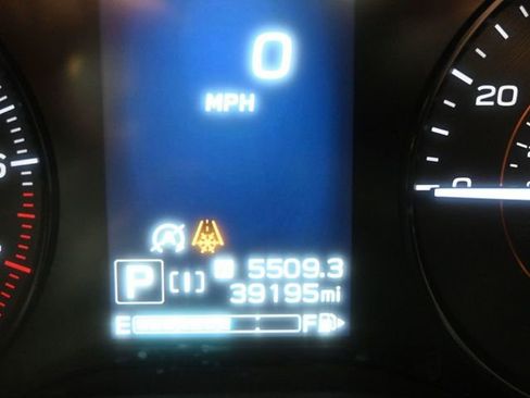 Used 2021 Subaru Crosstrek 2.0i Premium w/ Moonroof Package image 11