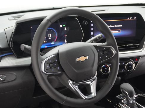 New 2026 Chevrolet Trax LT w/ Driver Confidence Package image 17