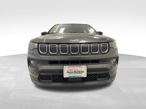 Used 2022 Jeep Compass Latitude AWD/4WD image 2