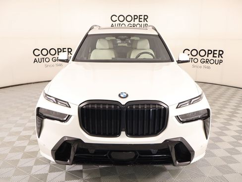 Used 2023 BMW X7 xDrive40i w/ M Sport Package AWD/4WD image 10